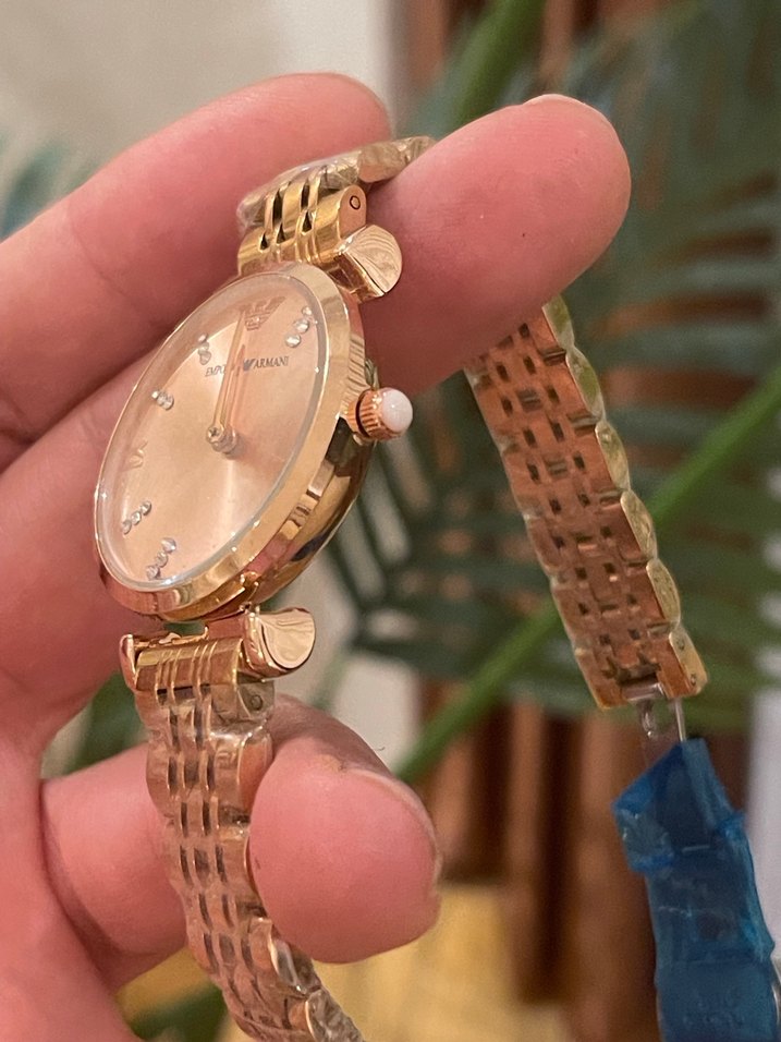 Zincir Detaylı Altın Kadın Kol Saati - Görsel 3