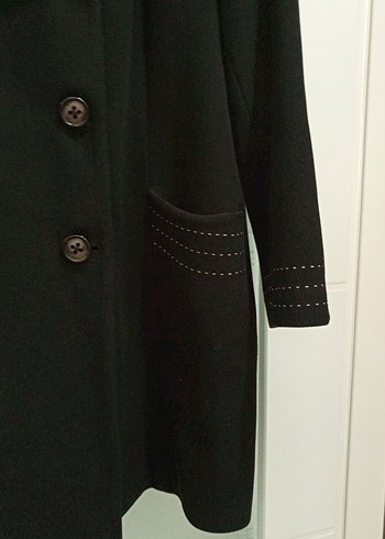 Düğmeli Siyah Kaban, Cepli, Uzun Kollu - Görsel 4