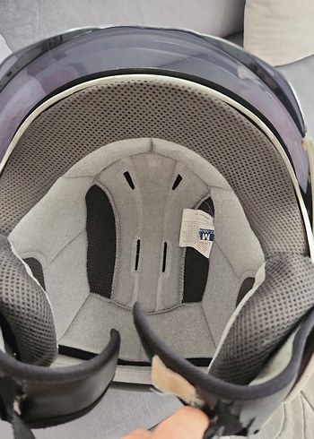 Parlak Pembe Minimalist Motosiklet Kaskı - Görsel 3