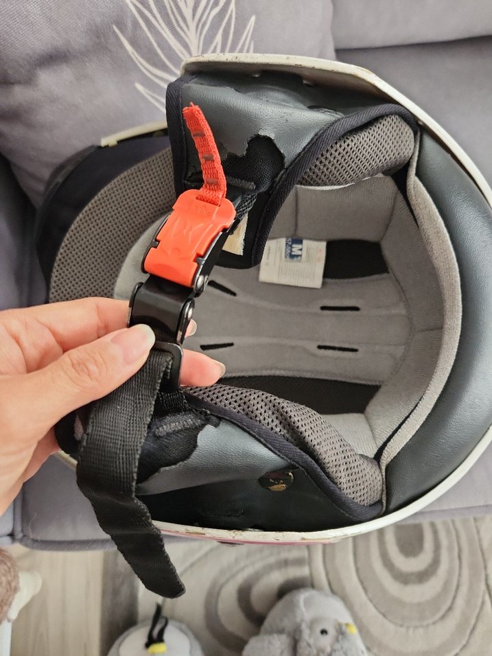 Parlak Pembe Minimalist Motosiklet Kaskı - Görsel 5