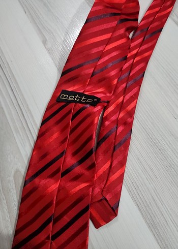 Koyu Kırmızı Çizgili Erkek Kravat - Görsel 3