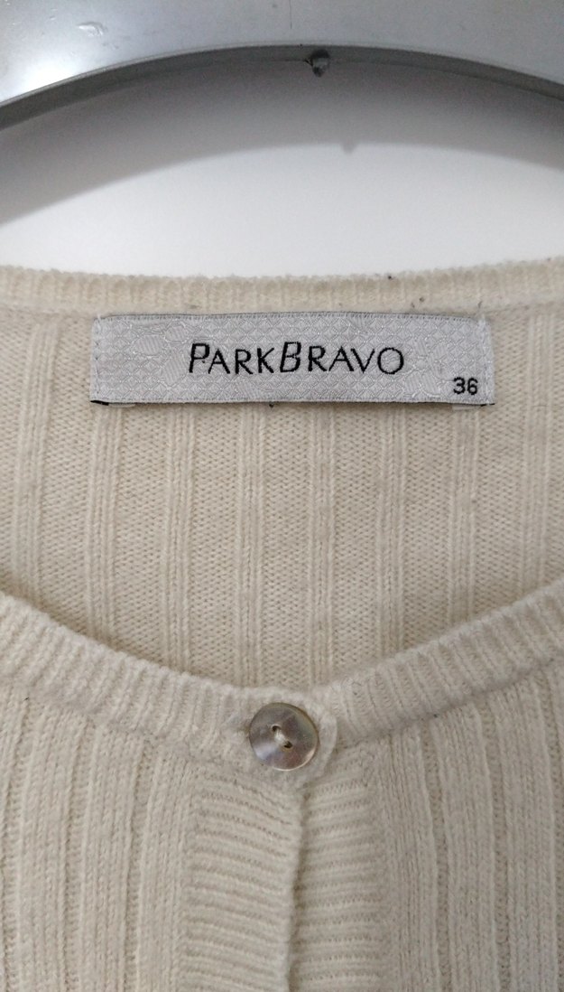 Bej Düğmeli Uzun Kollu Kadın Hırka - Görsel 2