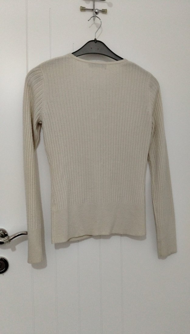 Bej Düğmeli Uzun Kollu Kadın Hırka - Görsel 3