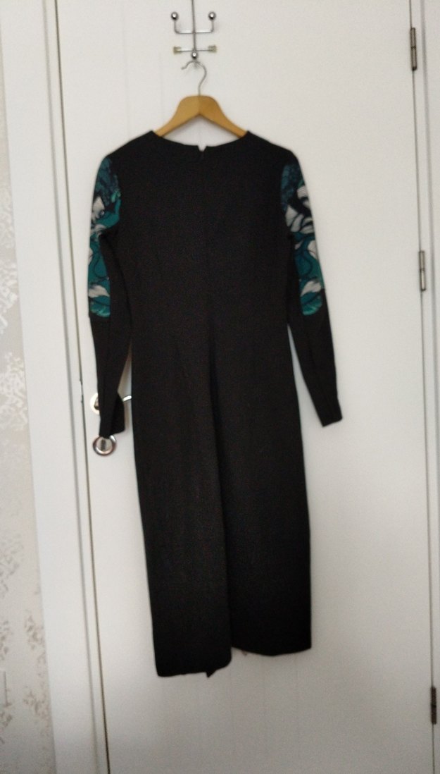 Desenli Siyah Uzun Kollu Uzun Elbise - Görsel 2