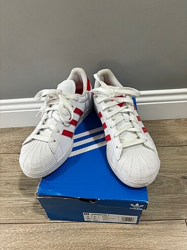 Adidas Superstar