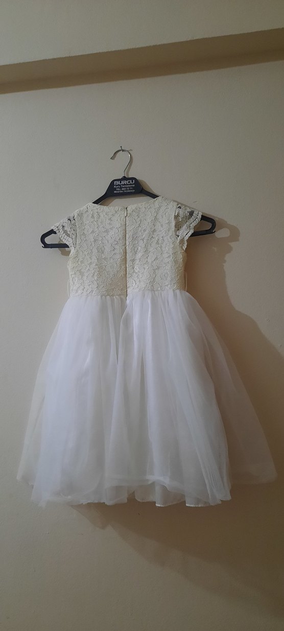 Beyaz Dantel Detaylı Kız Çocuk Elbisesi - Görsel 3