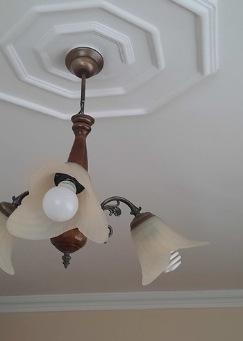 Bej renkli klasik üç kollu avize - Görsel 3