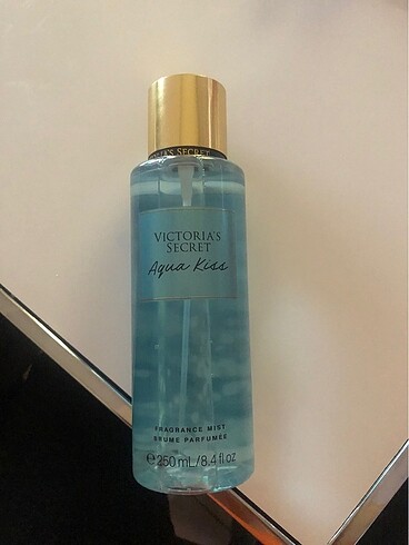 Victoria secret aqua kiss