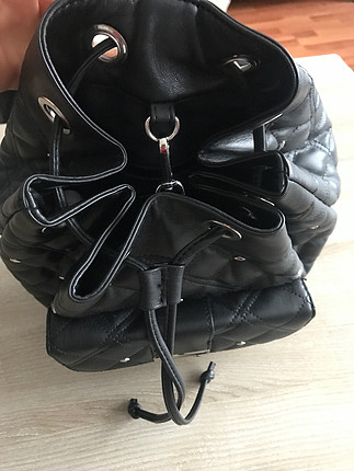 universal Beden siyah Renk Gümüş zımbalı kapitone sırt çantası 