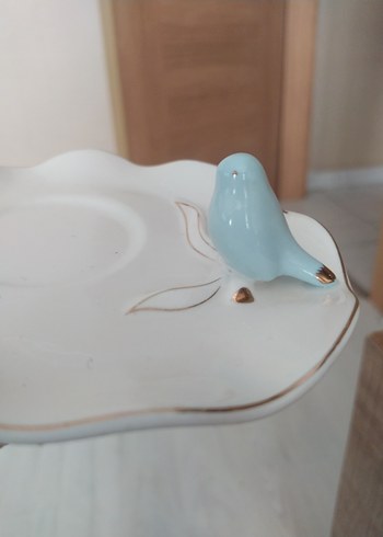 Vintage beyaz tabak ve pastel mavi kuş figürü - Görsel 5