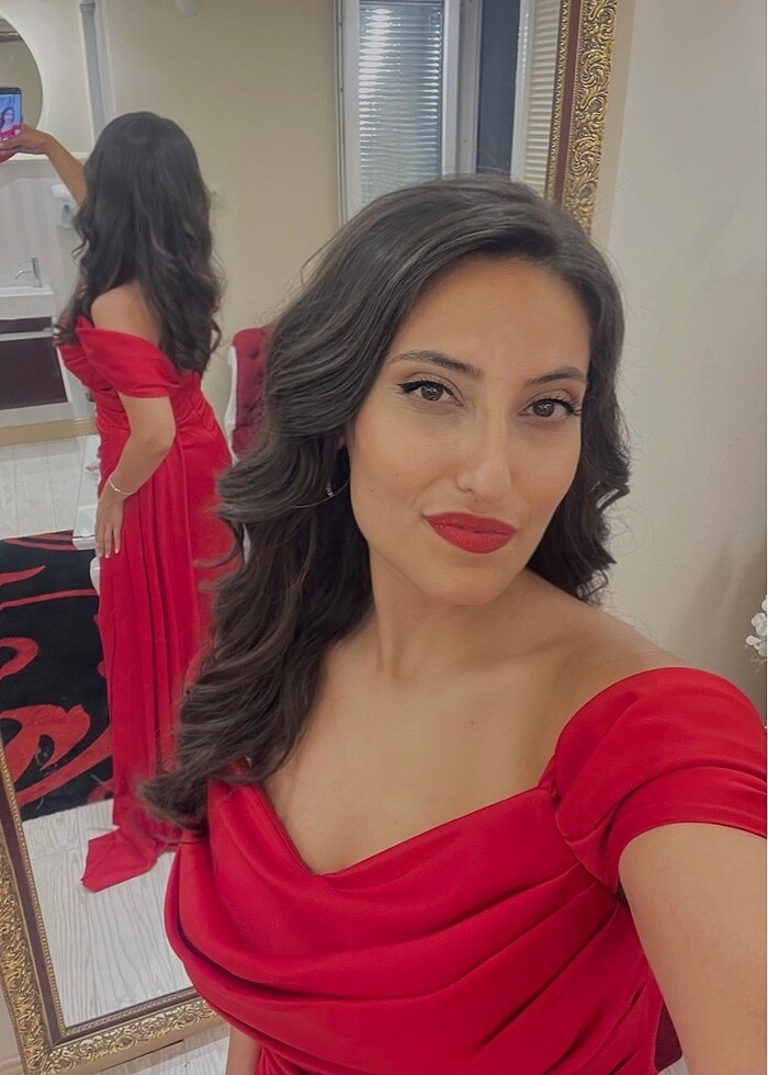 Kırmızı abiye - Görsel 3