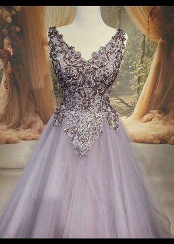 Dantel İşlemeli Gri V Yakalı Uzun Abiye - Görsel 7