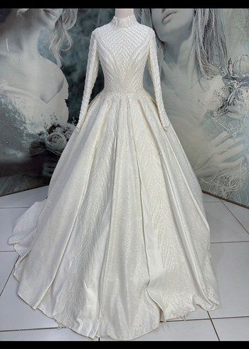 Yüksek Yakalı Uzun Kollu Prenses Gelinlik - Görsel 5