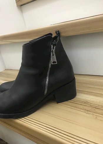 Kadın Siyah Deri Topuklu Bot - Görsel 6