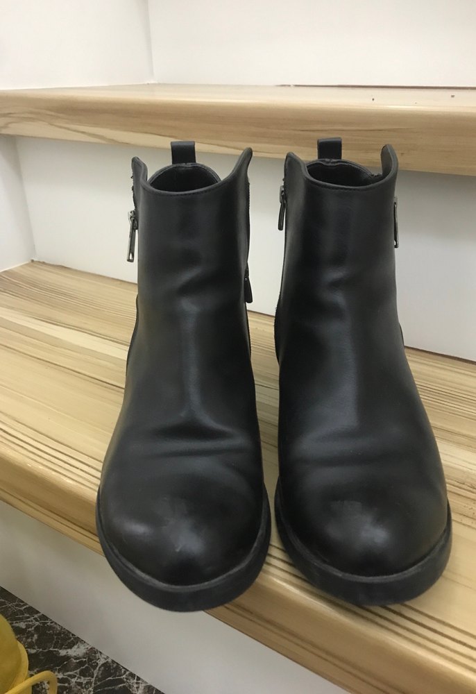 Kadın Siyah Deri Topuklu Bot - Görsel 2