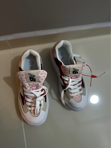 37 Beden çeşitli Renk New balance bayan ayakkabı