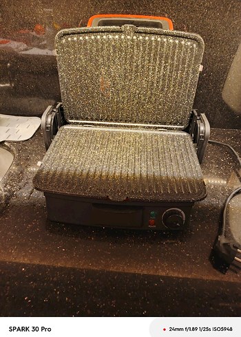  Beden Sinbo SPARK30 Pro Kırmızı Tost Makinesi