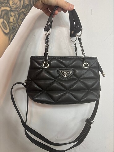 Prada Çanta
