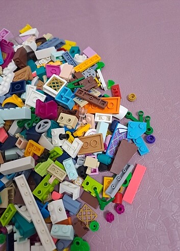  Beden Renk Lego parçaları 200den fazla parça 
