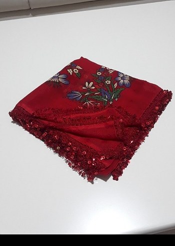 Armine Kırmızı Çiçek Desenli Fırfırlı Kadın eşarp