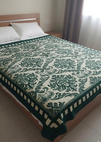 Koyu Yeşil Desenli Yatak Örtüsü battaniye - Görsel 2
