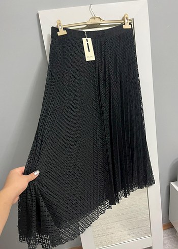 Ekol Ekol Siyah Piliseli Midi Etek