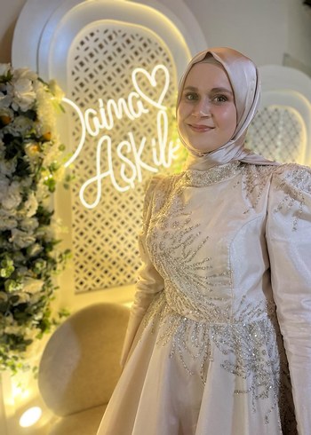 42 Beden Uzun Kollu Beyaz Drapeli Sade Söz Elbisesi