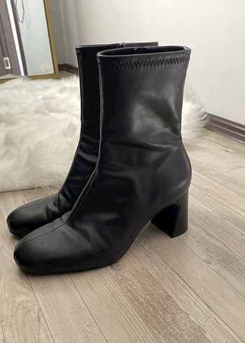 Pull&Bear Kalın Topuklu Streç Deri Bot - Görsel 9