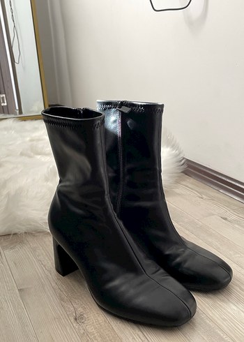 Pull&Bear Kalın Topuklu Streç Deri Bot - Görsel 4