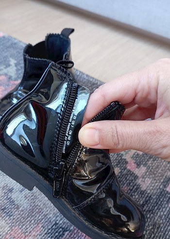 Parlak Siyah Kız Çocuk Kauçuk Bot - Görsel 6