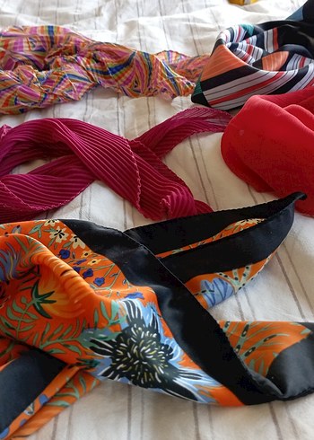 Renkli Pilili Kadın Fular - Görsel 4