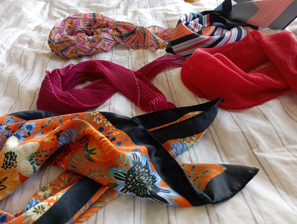 Renkli Pilili Kadın Fular - Görsel 4