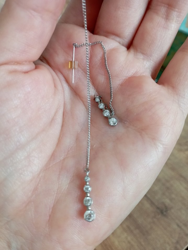 Zincir Detaylı Uzun Minimalist Küpe - Görsel 4