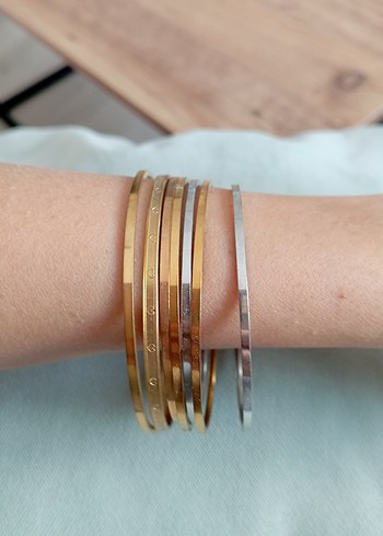 Esnek Altın Renkli Minimalist Bilezik - Görsel 2