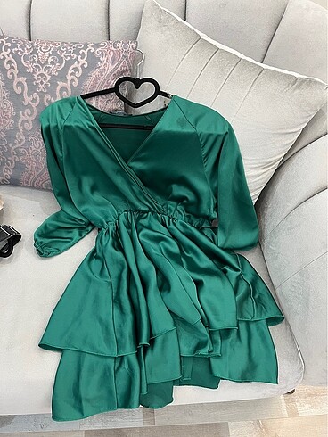 s Beden Mint yeşil saten elbise