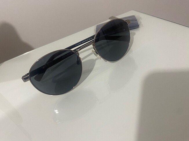 Tommy Hilfiger güneş gözlüğü