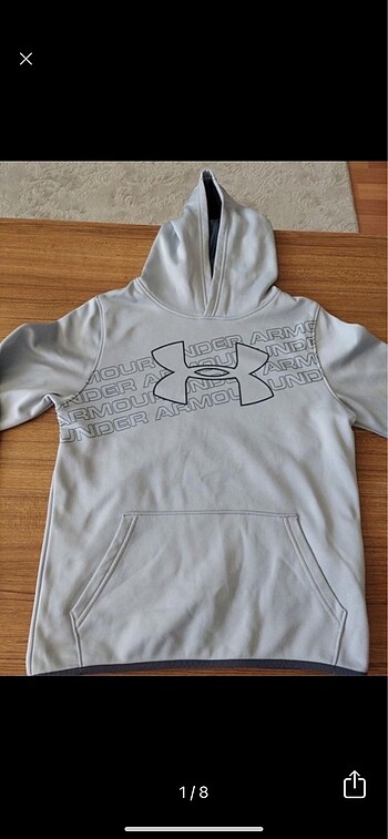 Under Armour sweatshirt