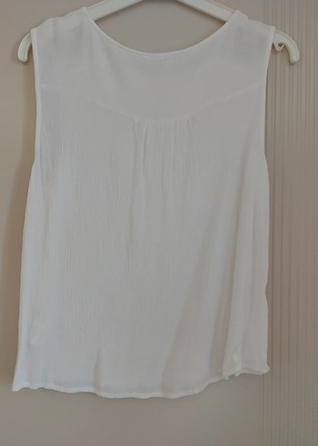 Nakışlı Dökümlü Kolsuz Beyaz Bluz - Görsel 4