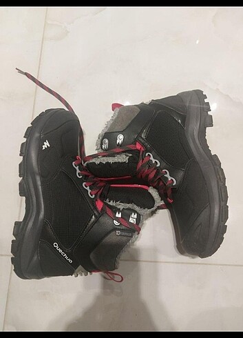 38 Beden siyah Renk Decathlon quechua kar botu