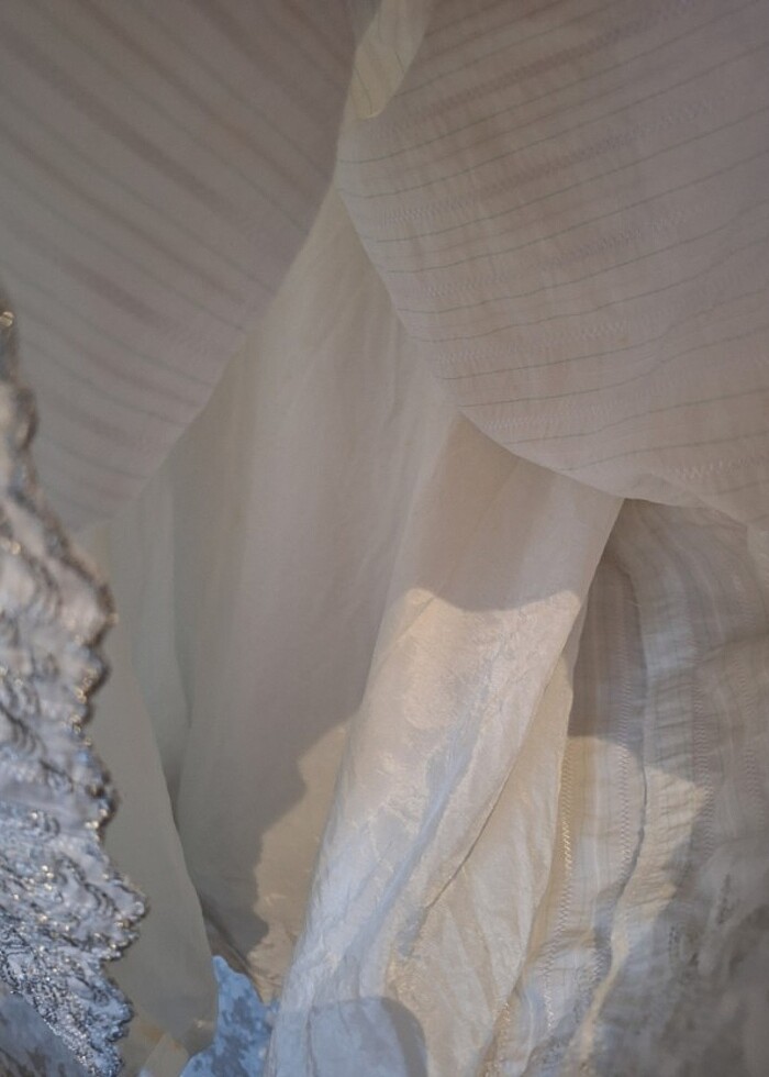 İpekyol gümüş işlemeli şık diz altı elbise - Görsel 2