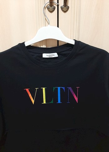 VLTN Baskılı Siyah Erkek Tişört Valentino - Görsel 2