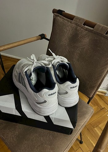 42.5 Orijinal Adidas çok az giyildi - Görsel 4