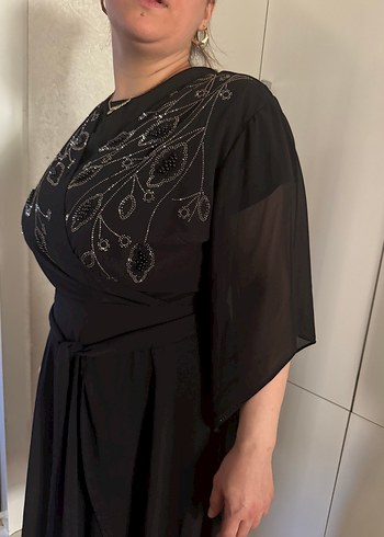 Nakışlı Siyah V Yaka Uzun Elbise - Görsel 3