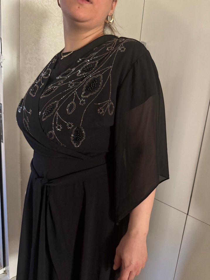 Nakışlı Siyah V Yaka Uzun Elbise - Görsel 3