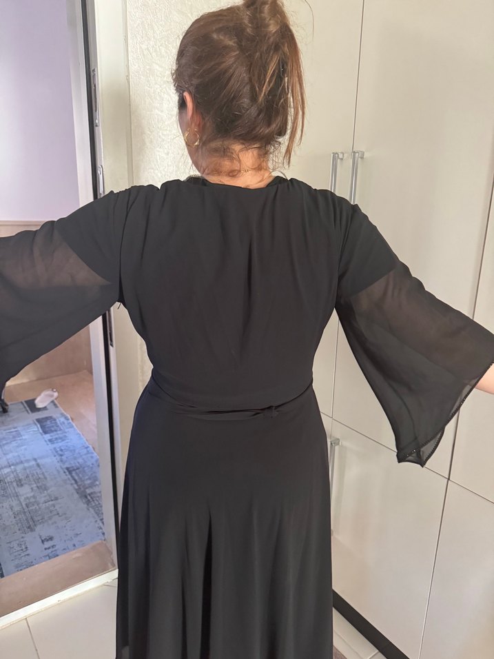 Nakışlı Siyah V Yaka Uzun Elbise - Görsel 4