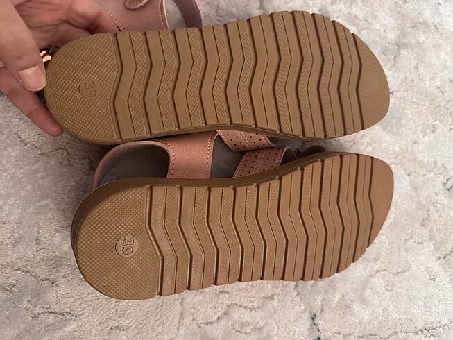 39 Beden 39 numara sandalet yeni