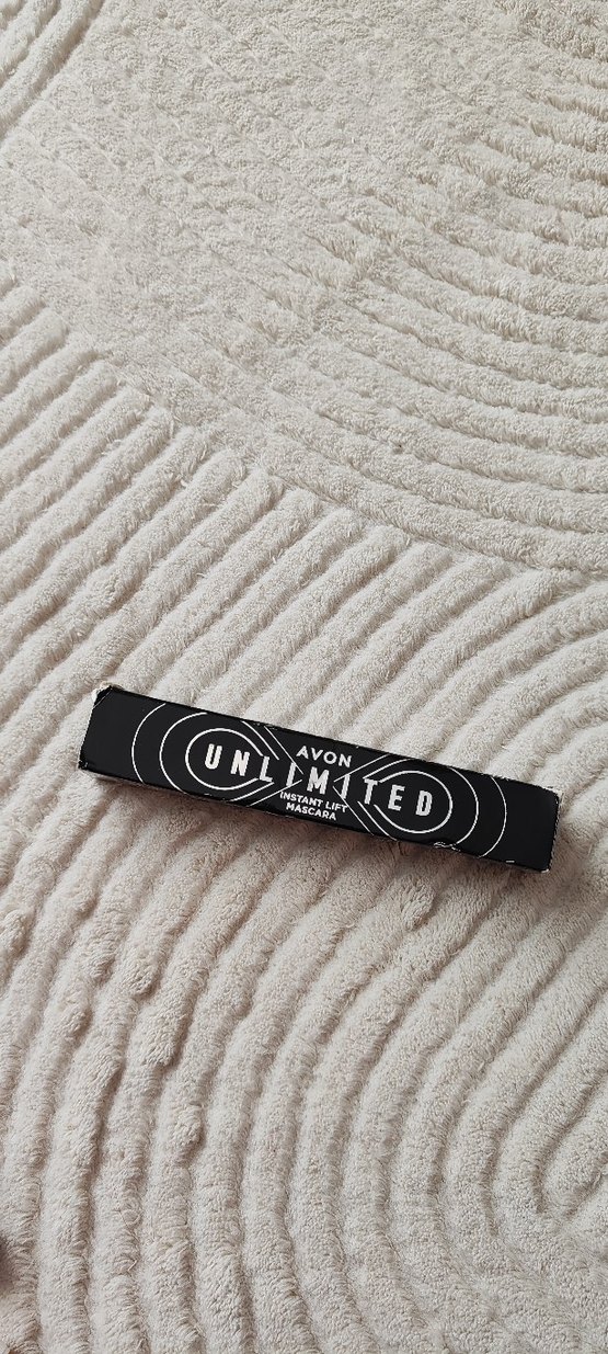Avon Unlimited Siyah Maskara blackest black - Görsel 2