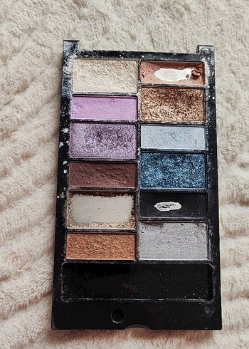 Gri Tonlarda Smoke Göz Farı Paleti - Görsel 2