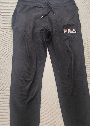 Fila  m