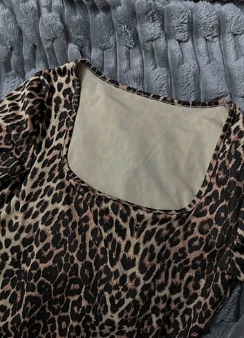 H&M Leoparlı uzun kollu uzun elbise
